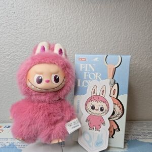 Pin For Love Labubu - Letter Q